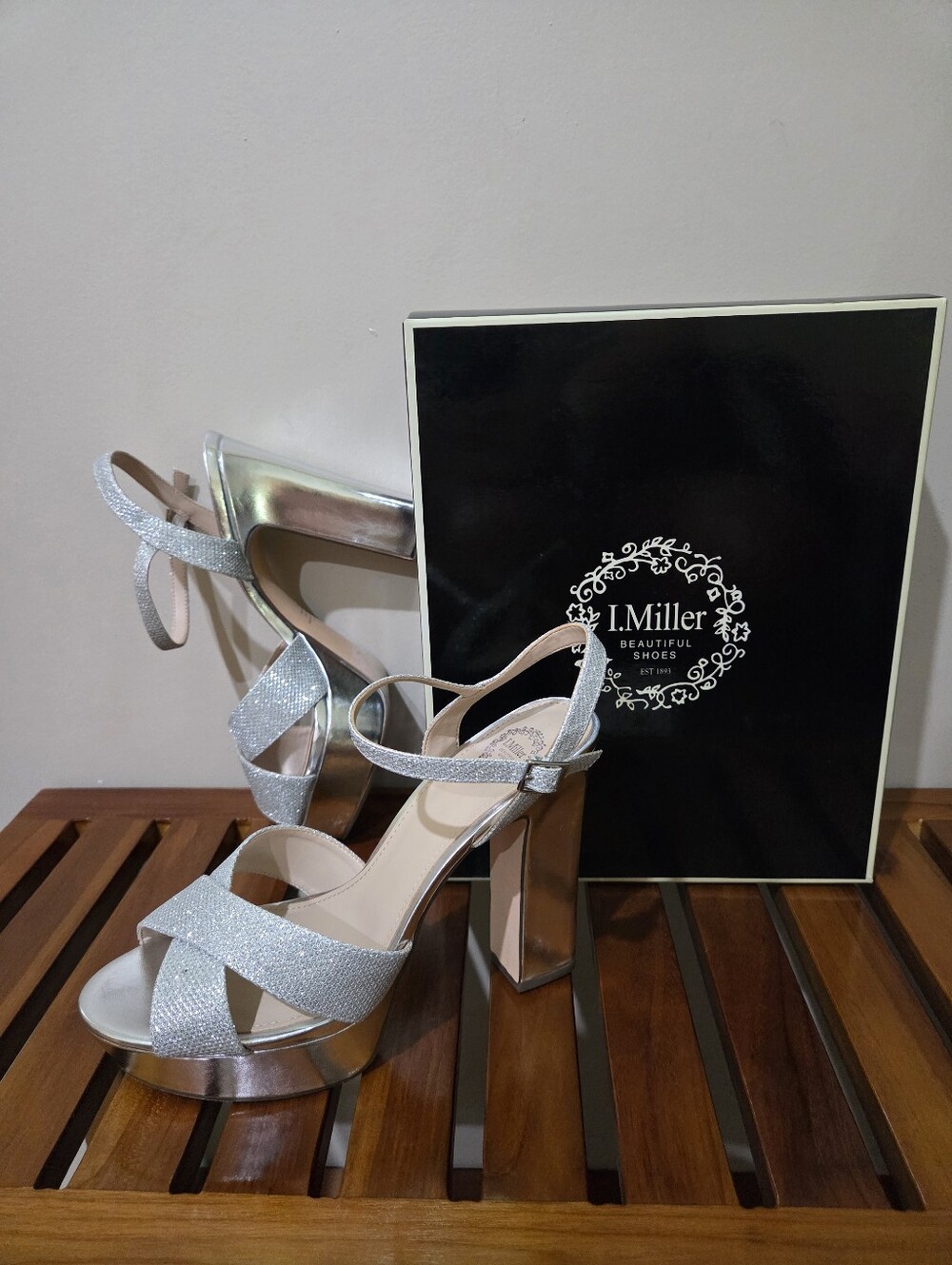 I.Miller Samien Silver Glitter Platform 5" Heels Sizes 9, 9.5 NEW